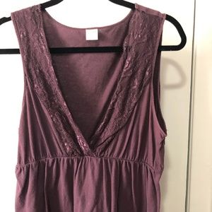 Old Navy Sleeveless top with lace trim
